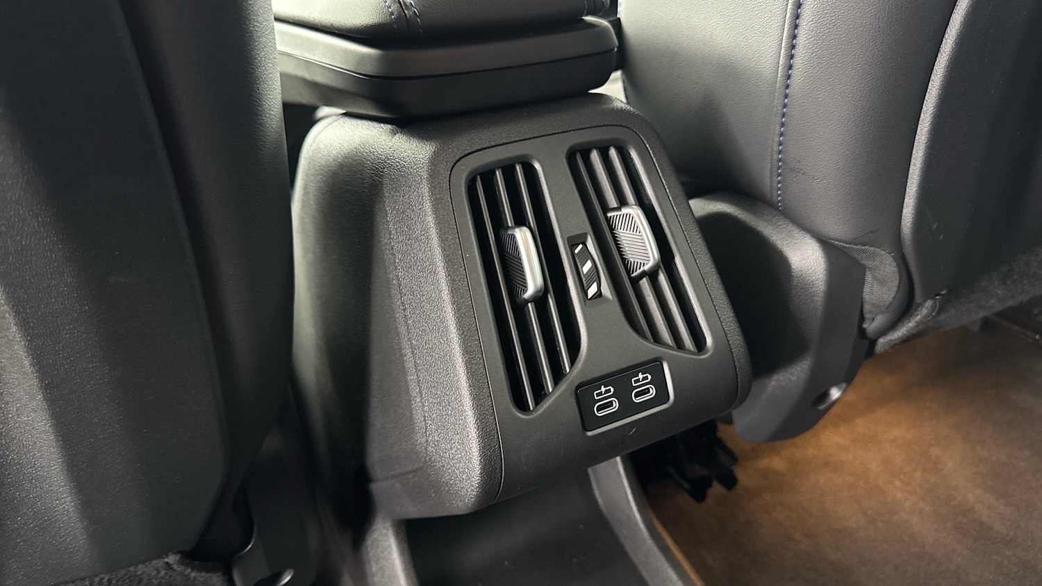 Used BMW iX1 2024 for sale - 76933504: Photo 43