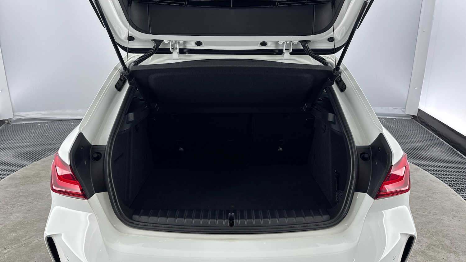 Used BMW 1 Series 2023 for sale - 77450301: Photo 13