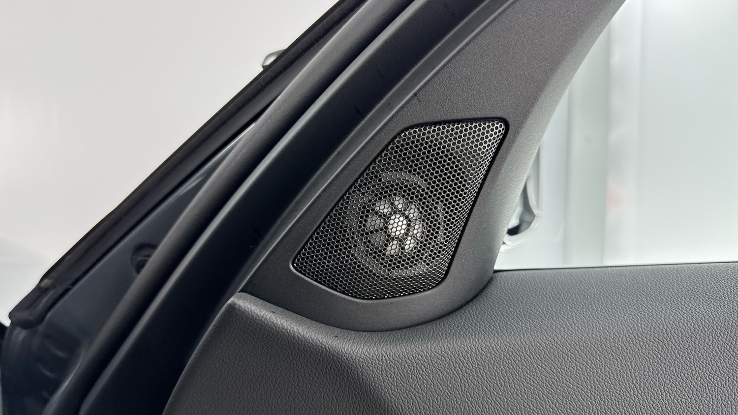 Used BMW 3 Series 2024 for sale - 76507268: Photo 31