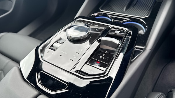 Used BMW 5 Series 2025 for sale - 76115792: Photo 10