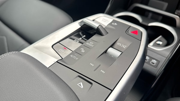 Used BMW iX1 2025 for sale - 76115799: Photo 19