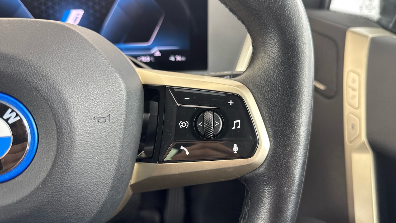 Used BMW iX 2022 for sale - 76946733: Photo 31