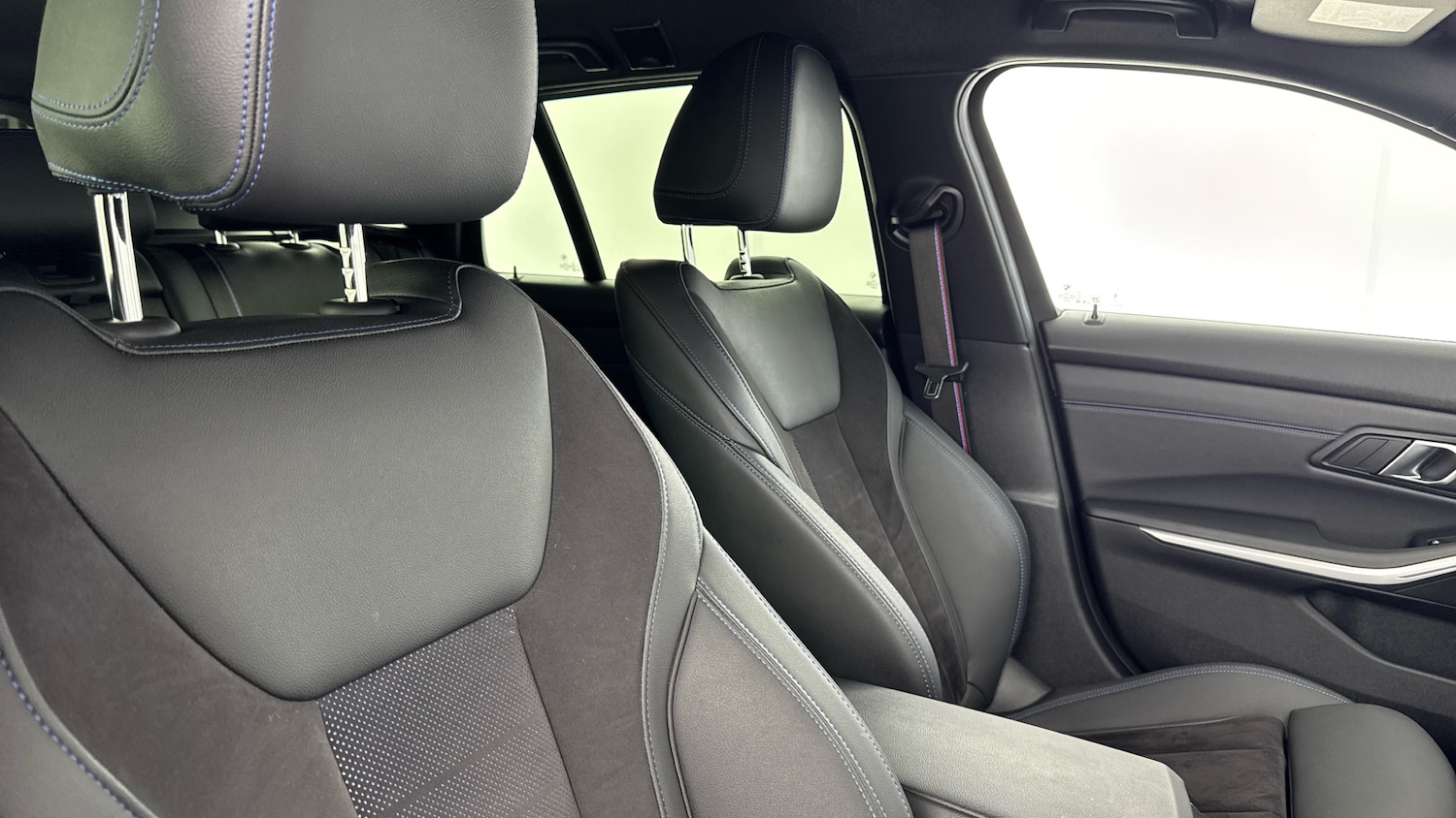 Used BMW 3 Series 2024 for sale - 77851203: Photo 32