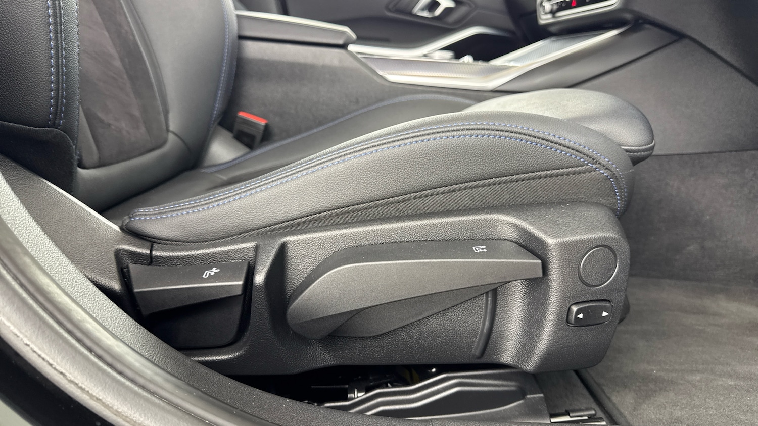 Used BMW 3 Series 2024 for sale - 77851203: Photo 34