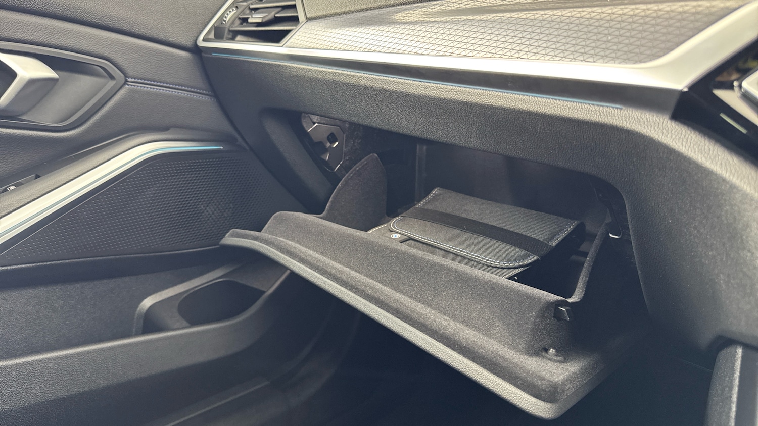 Used BMW 3 Series 2024 for sale - 77851203: Photo 56