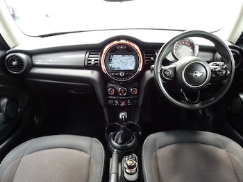 Used MINI Hatch 2018 for sale - 78839196: Photo