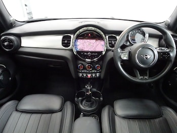 Used MINI Hatch 2022 for sale - 78701981: Photo