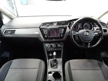 Used Volkswagen Touran 2016 for sale - 79197304: Photo