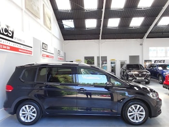 Used Volkswagen Touran 2016 for sale - 79197304: Photo