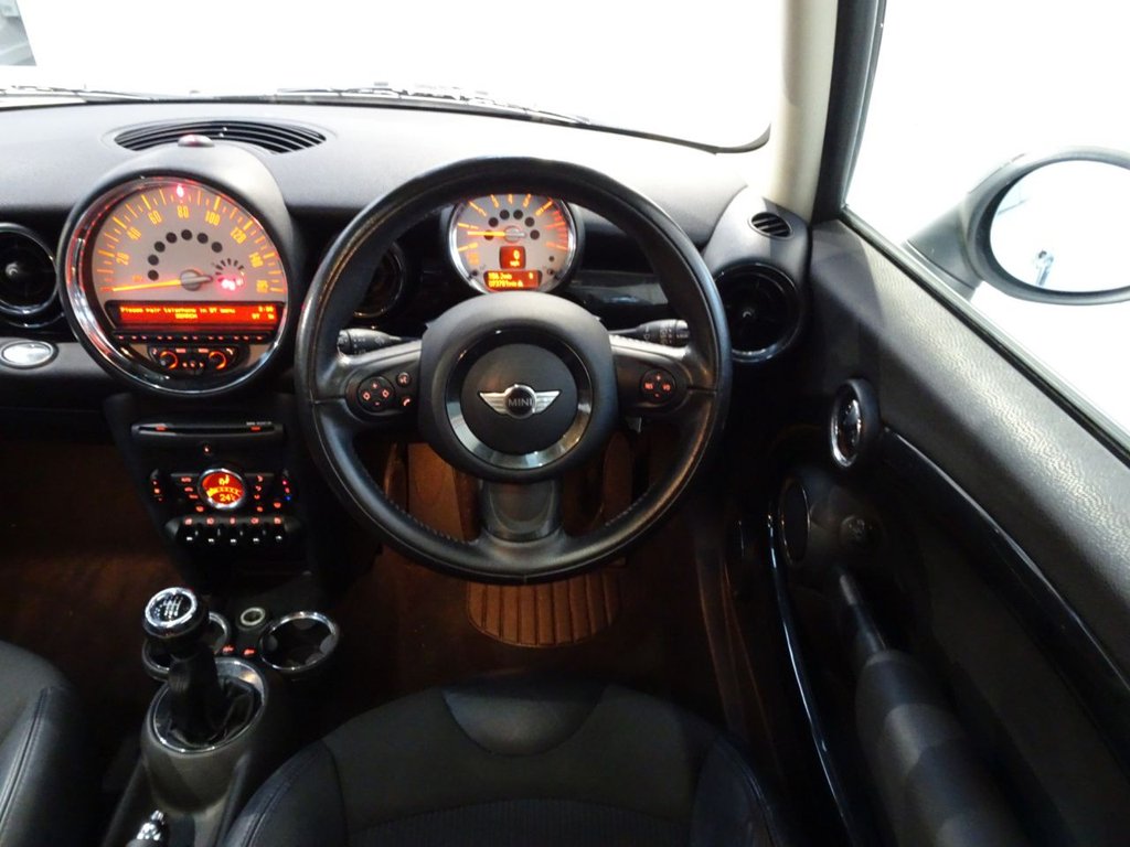 Used MINI Hatch 2011 for sale - 76868151: Photo 4