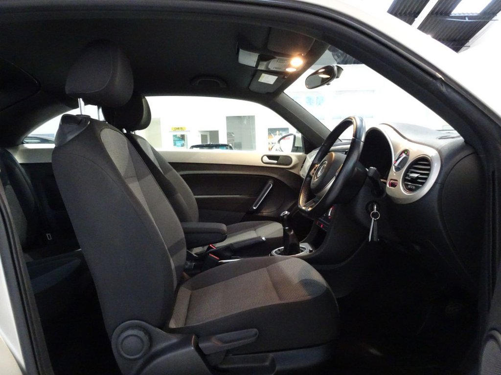 Used Volkswagen Beetle 2016 for sale - 77249809: Photo 11