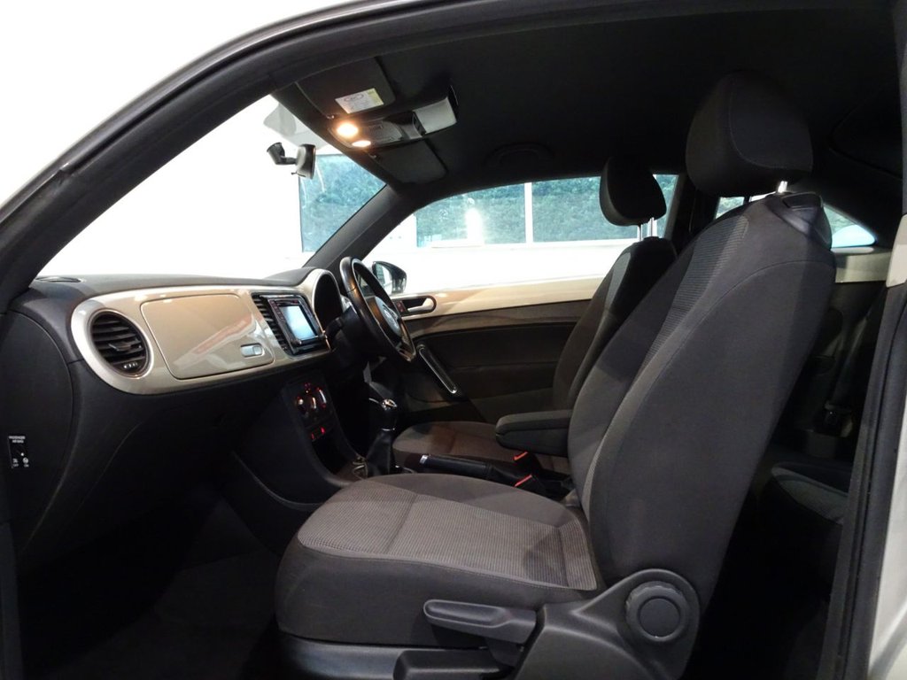 Used Volkswagen Beetle 2016 for sale - 77249809: Photo 14