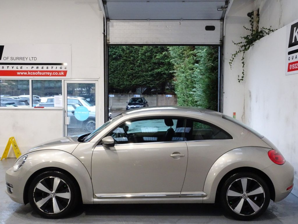 Used Volkswagen Beetle 2016 for sale - 77249809: Photo 3