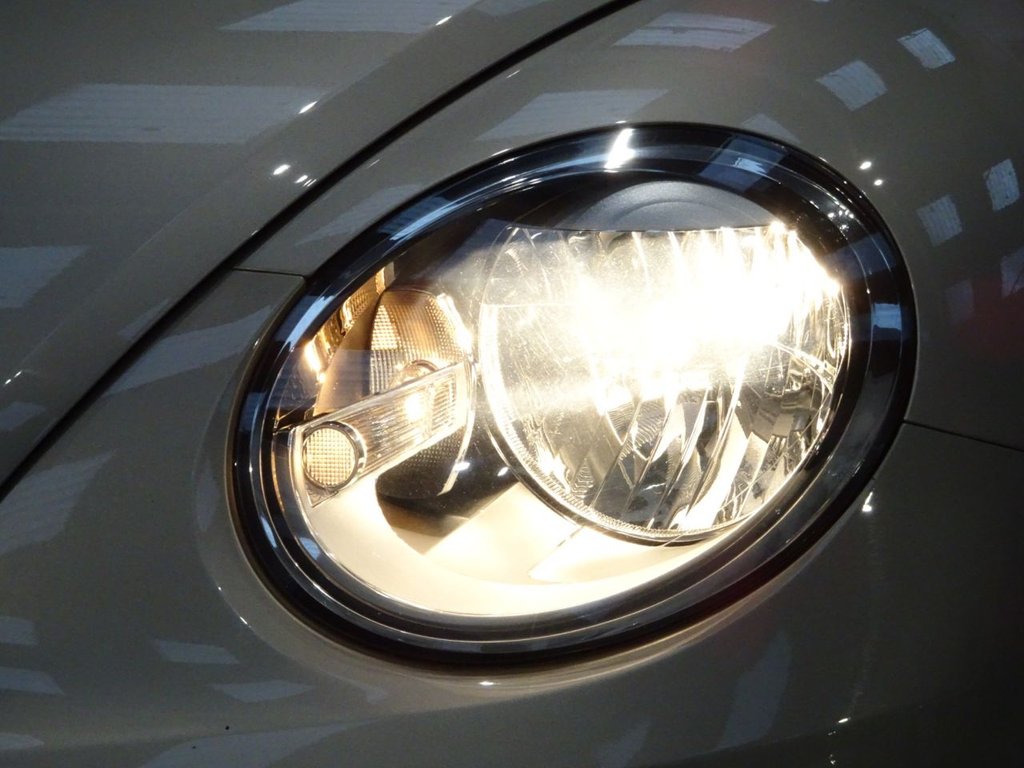 Used Volkswagen Beetle 2016 for sale - 77249809: Photo 32