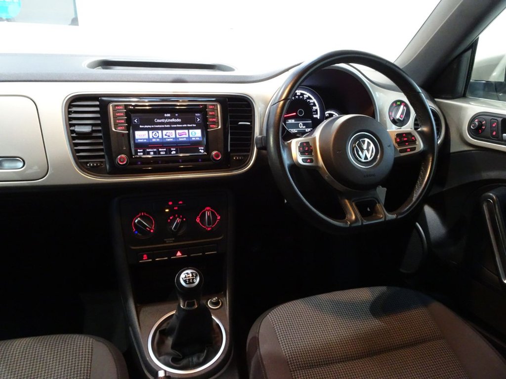 Used Volkswagen Beetle 2016 for sale - 77249809: Photo 6