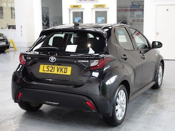 Used Toyota Yaris 2021 for sale - 77327755: Photo