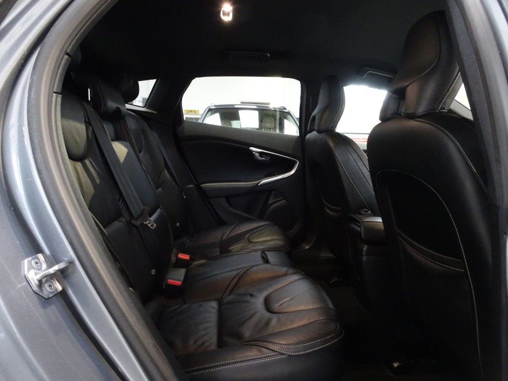 Used Volvo V40 2017 for sale - 77250034: Photo 10