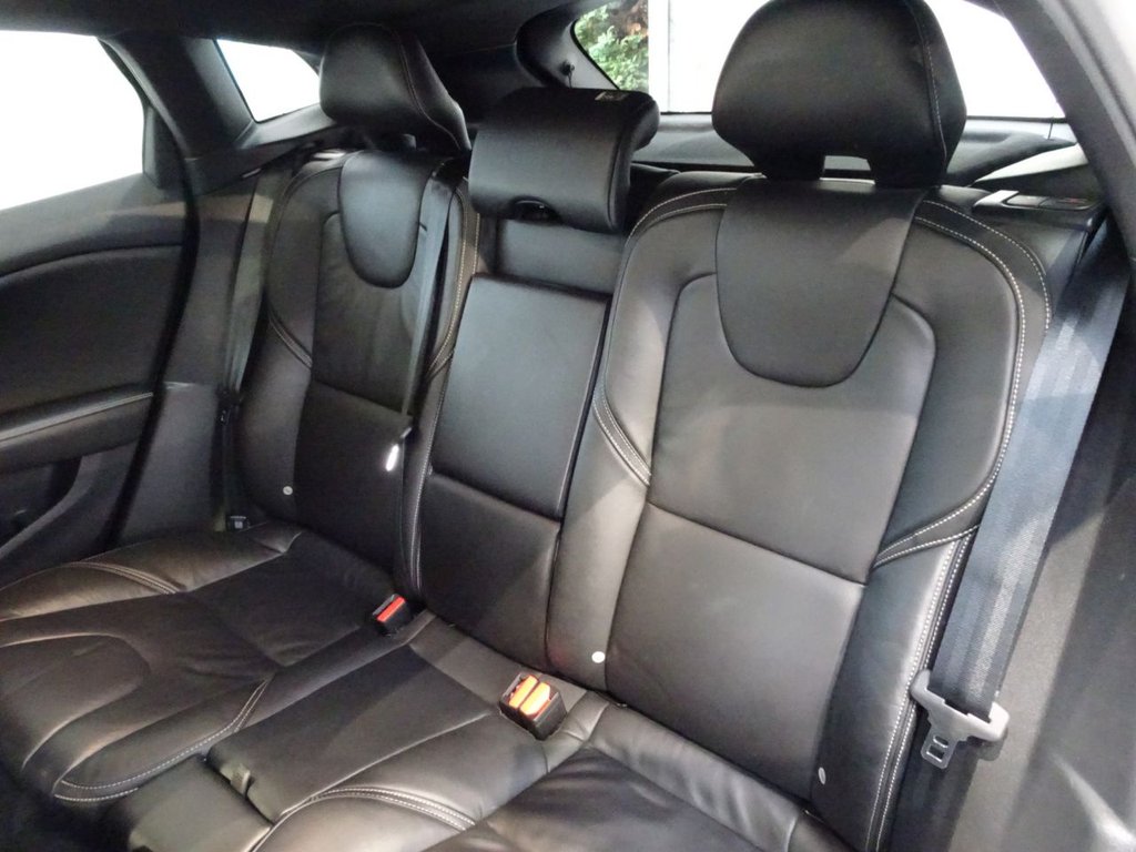 Used Volvo V40 2017 for sale - 77250034: Photo 16