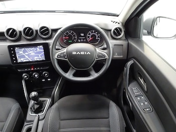 Used Dacia Duster 2023 for sale - 77990847: Photo