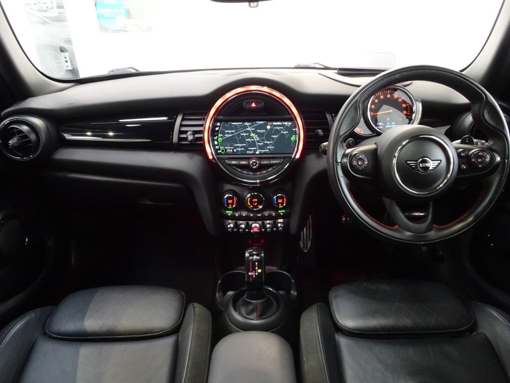 Used MINI Hatch 2018 for sale - 76867641: Photo 2