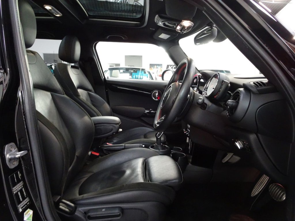 Used MINI Hatch 2018 for sale - 76867641: Photo 40