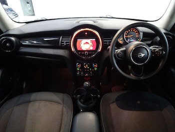 Used MINI Hatch 2019 for sale - 77110808: Photo