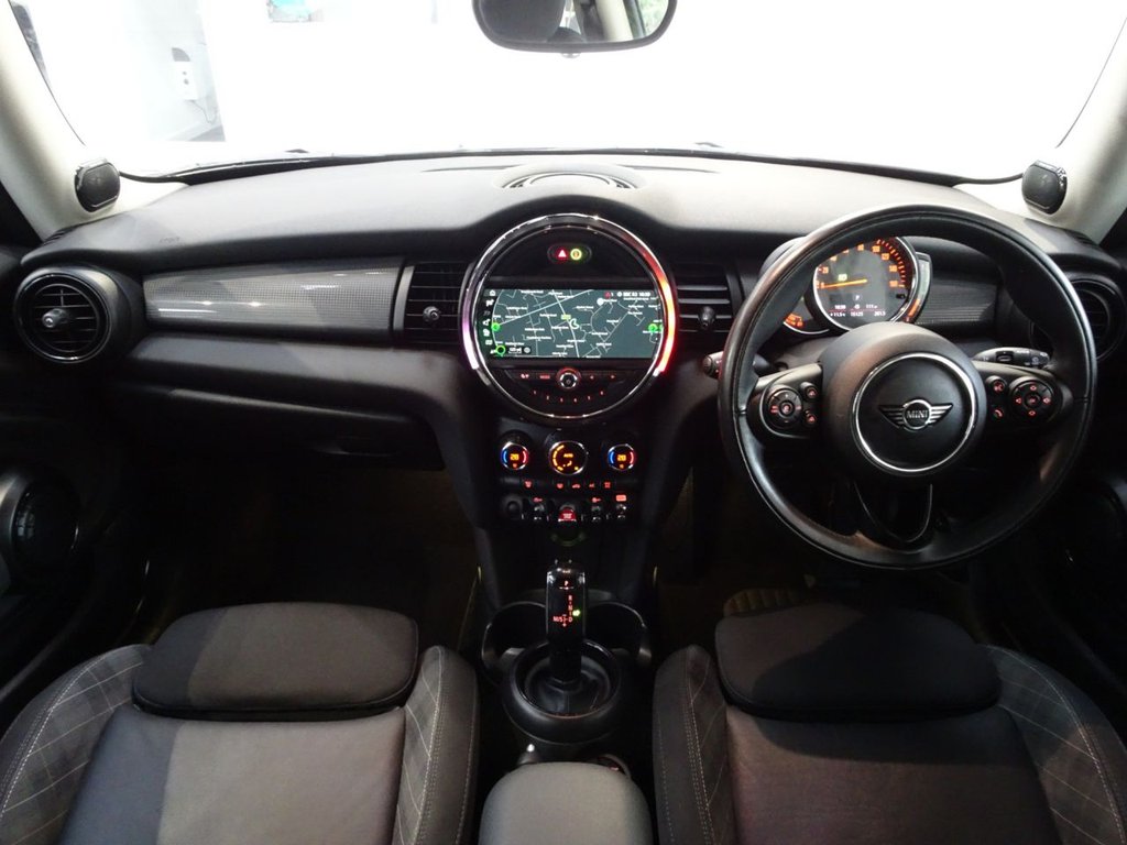 Used MINI Hatch 2018 for sale - 77621144: Photo 2