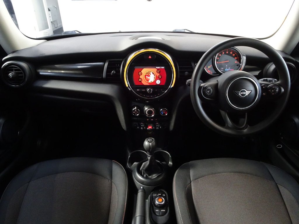 Used MINI Hatch 2018 for sale - 76509607: Photo 2