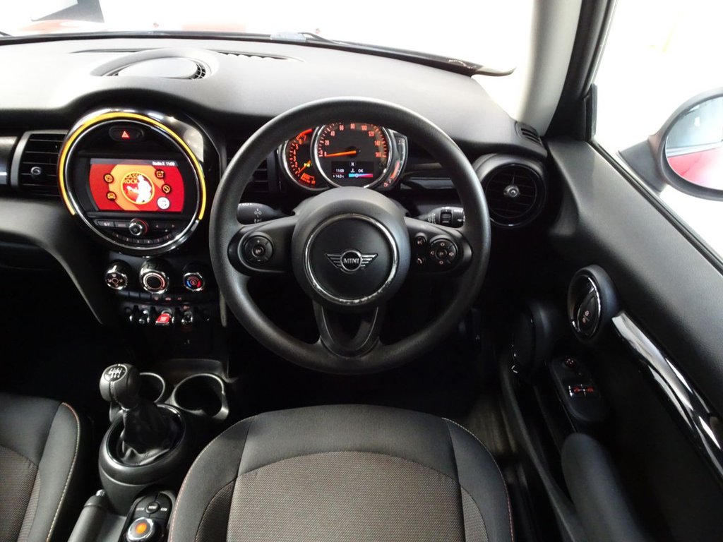 Used MINI Hatch 2018 for sale - 76509607: Photo 4