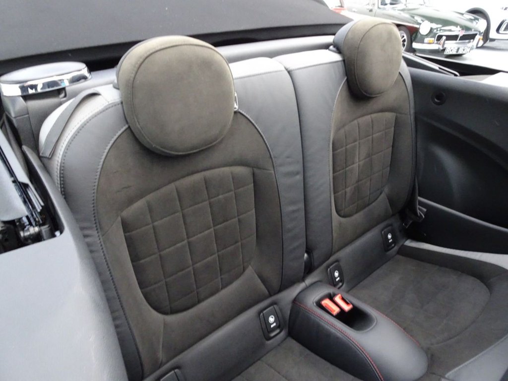 Used MINI Convertible 2023 for sale - 78068480: Photo 31