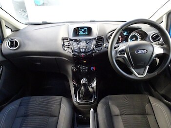Used Ford Fiesta 2015 for sale - 76604579: Photo