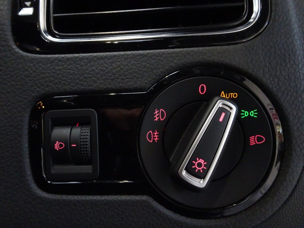 Used Volkswagen Polo 2016 for sale - 76509414: Photo 11