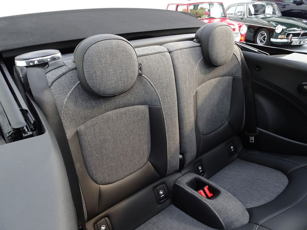 Used MINI Convertible 2024 for sale - 77571434: Photo 11