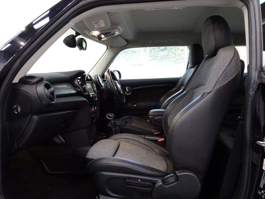 Used MINI Hatch 2018 for sale - 76509683: Photo 12