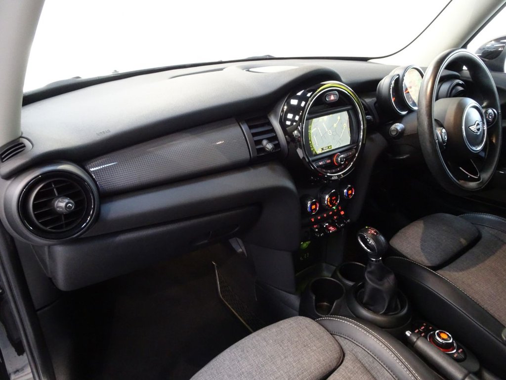 Used MINI Hatch 2018 for sale - 76509683: Photo 18