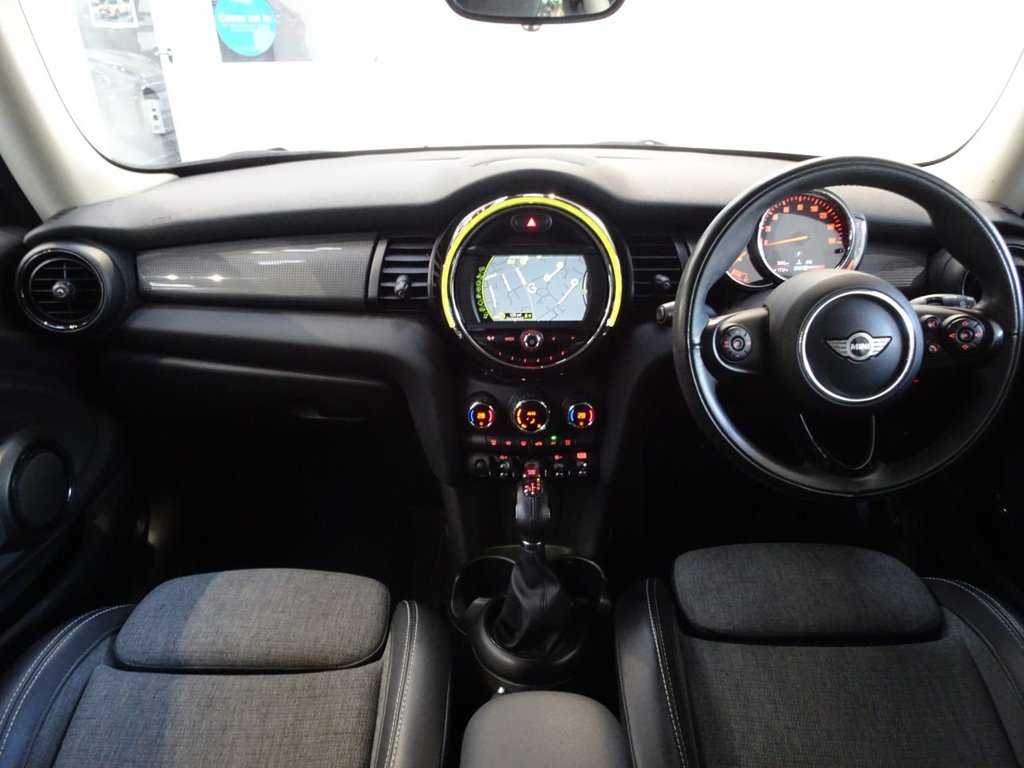 Used MINI Hatch 2018 for sale - 76509683: Photo 2