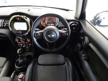 Used MINI Hatch 2018 for sale - 76509683: Photo