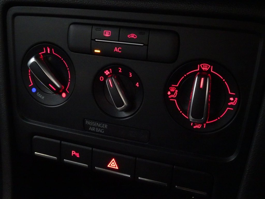 Used Volkswagen Beetle 2012 for sale - 76685956: Photo 31