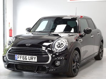 Used MINI Hatch 2019 for sale - 79265360: Photo