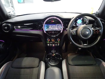 Used MINI Hatch 2023 for sale - 76509727: Photo