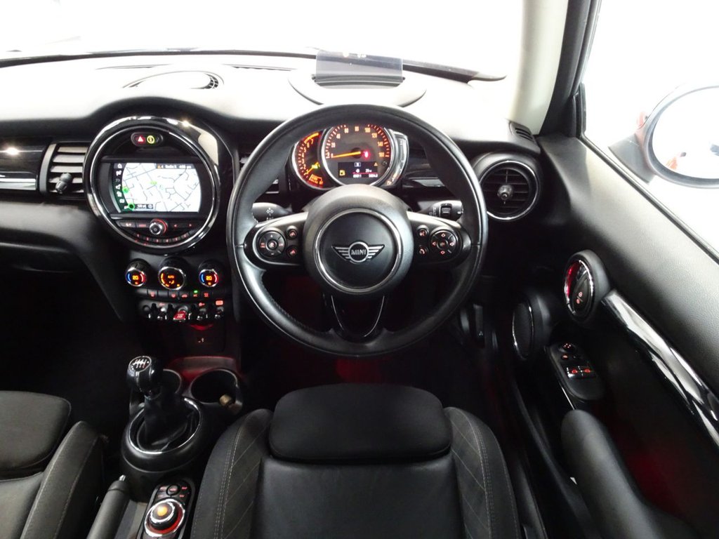 Used MINI Hatch 2018 for sale - 76509724: Photo 4