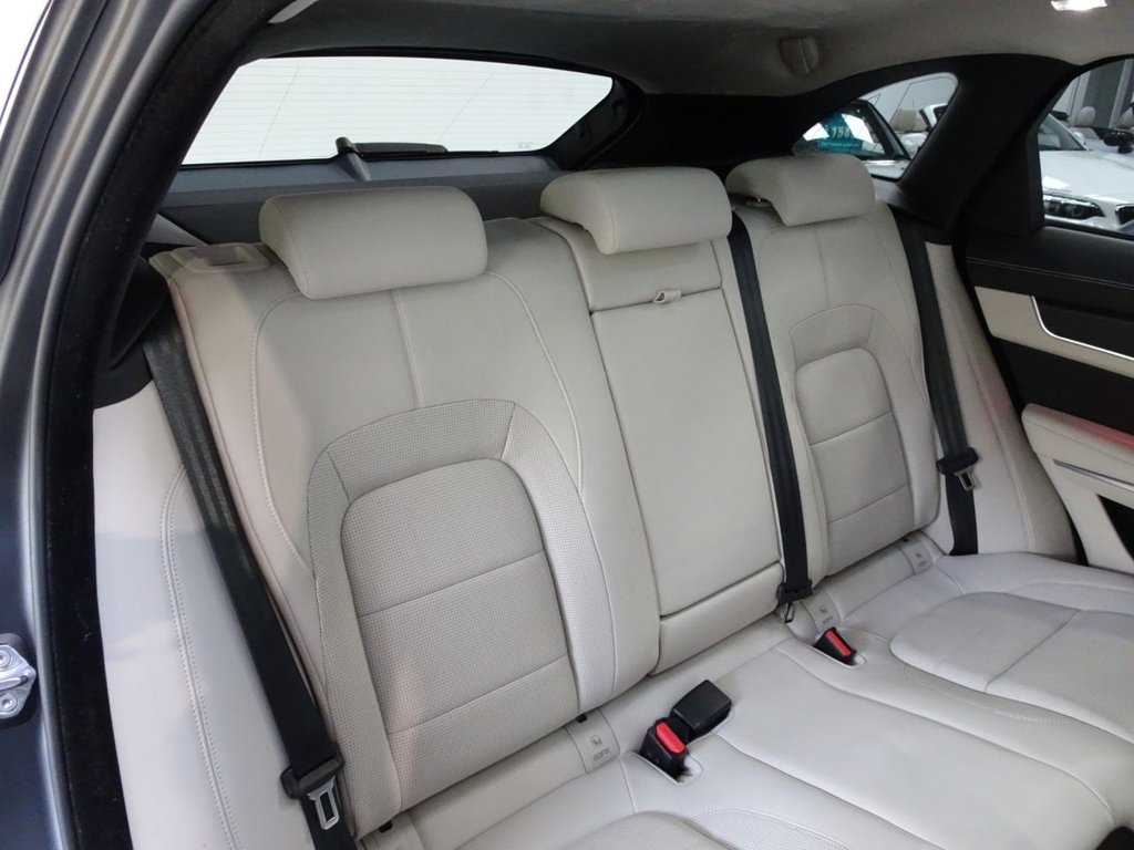 Used Jaguar F-Pace 2022 for sale - 76686296: Photo 15