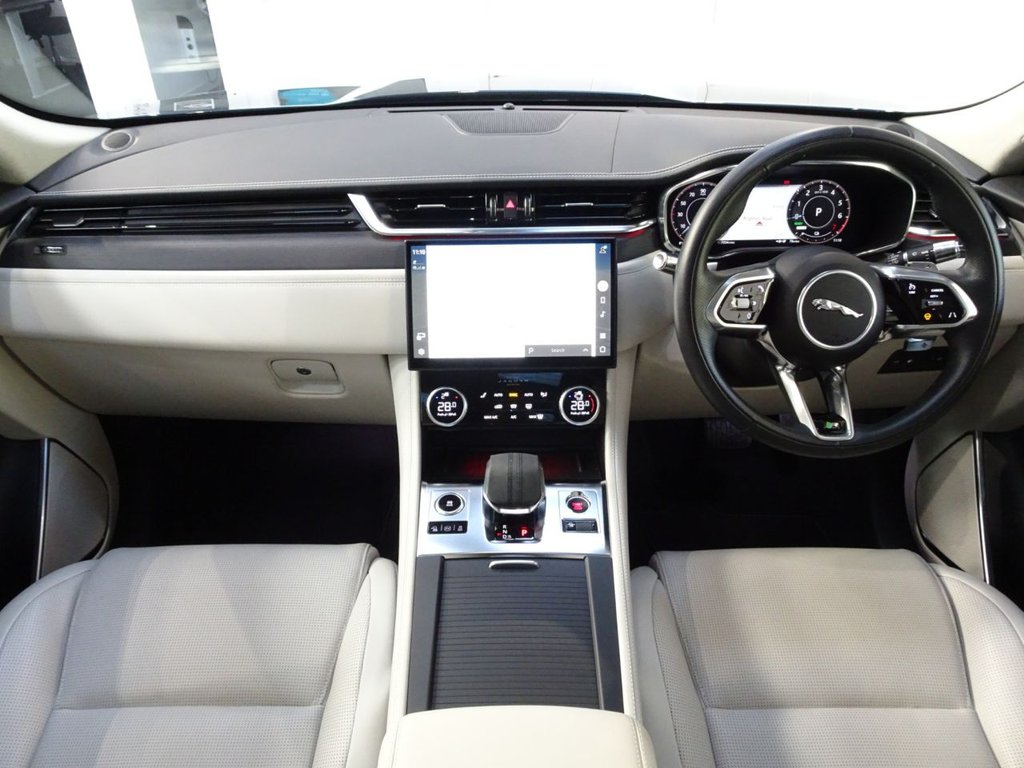 Used Jaguar F-Pace 2022 for sale - 76686296: Photo 6