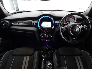 Used MINI Hatch 2019 for sale - 77571546: Photo