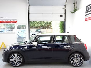 Used MINI Hatch 2023 for sale - 76509409: Photo