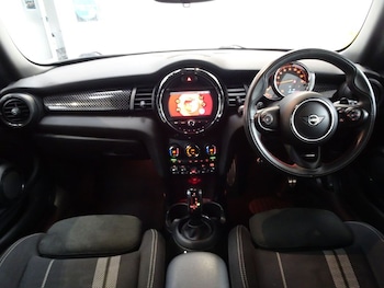 Used MINI Hatch 2019 for sale - 76509730: Photo