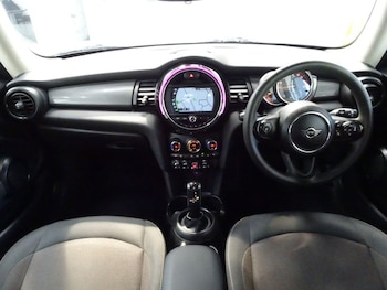 Used MINI Hatch 2019 for sale - 79334288: Photo