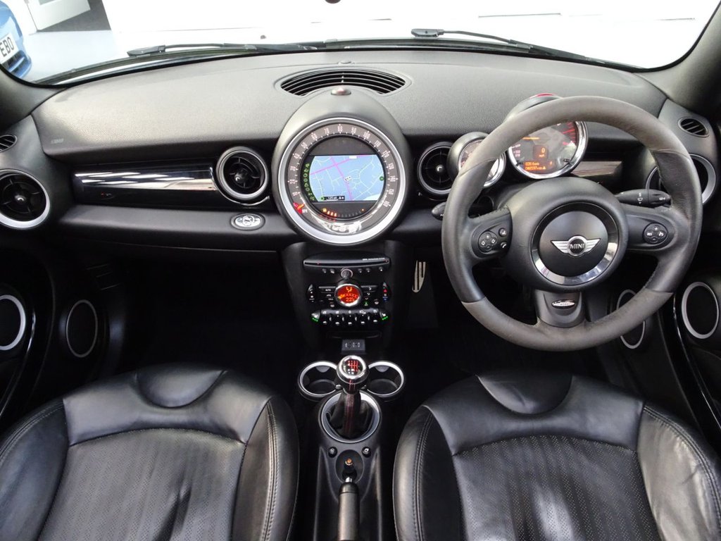 Used MINI Convertible 2014 for sale - 77765125: Photo 2