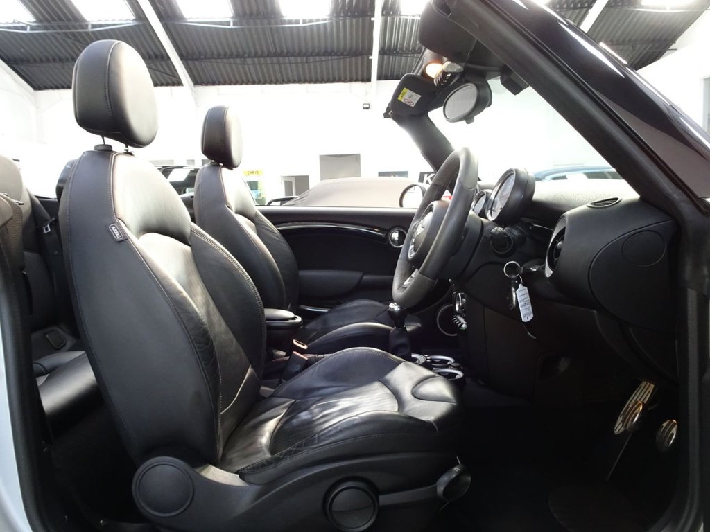 Used MINI Convertible 2014 for sale - 77765125: Photo 24