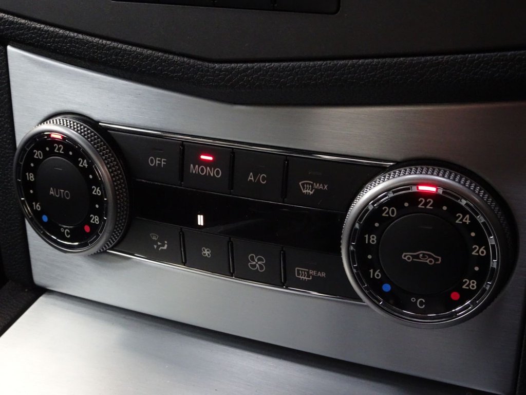 Used Mercedes-Benz C Class 2010 for sale - 77642528: Photo 35